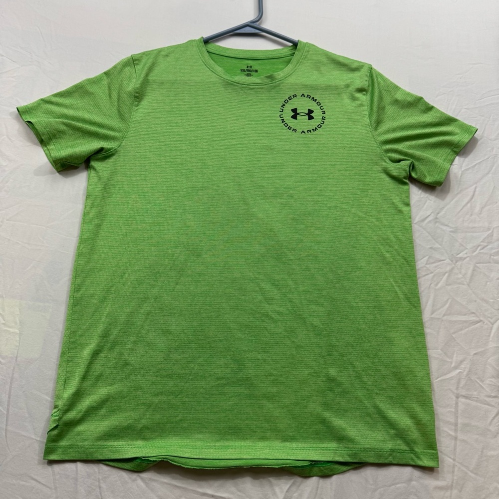 K89. Kids Under Armour Green Short Sleeve Tee (YXL)